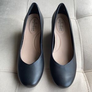 Clarks Black Shoes 6.5 (Comfortable)